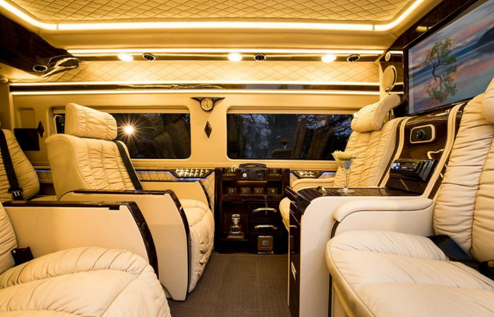 Cho Thue Xe Thang Limousine 2
