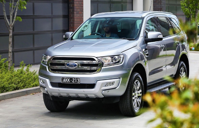 Thue Xe Ford Everest